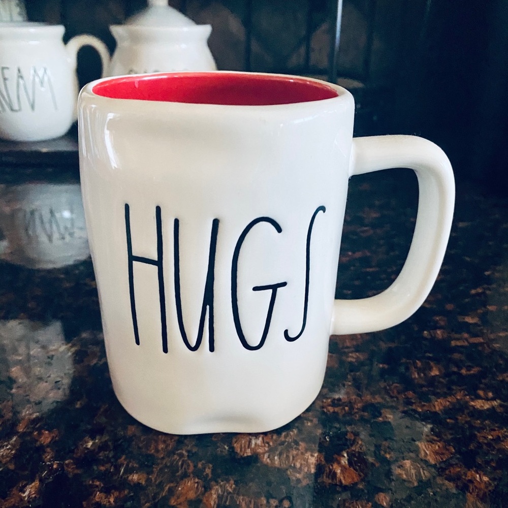 Rae Dunn HUGS and KISSES mug